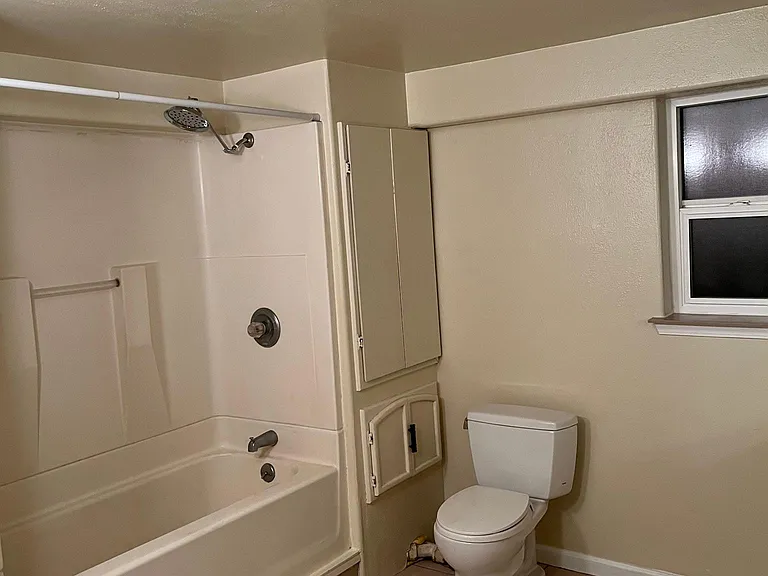 1240 Warner St #4 — Photo 3