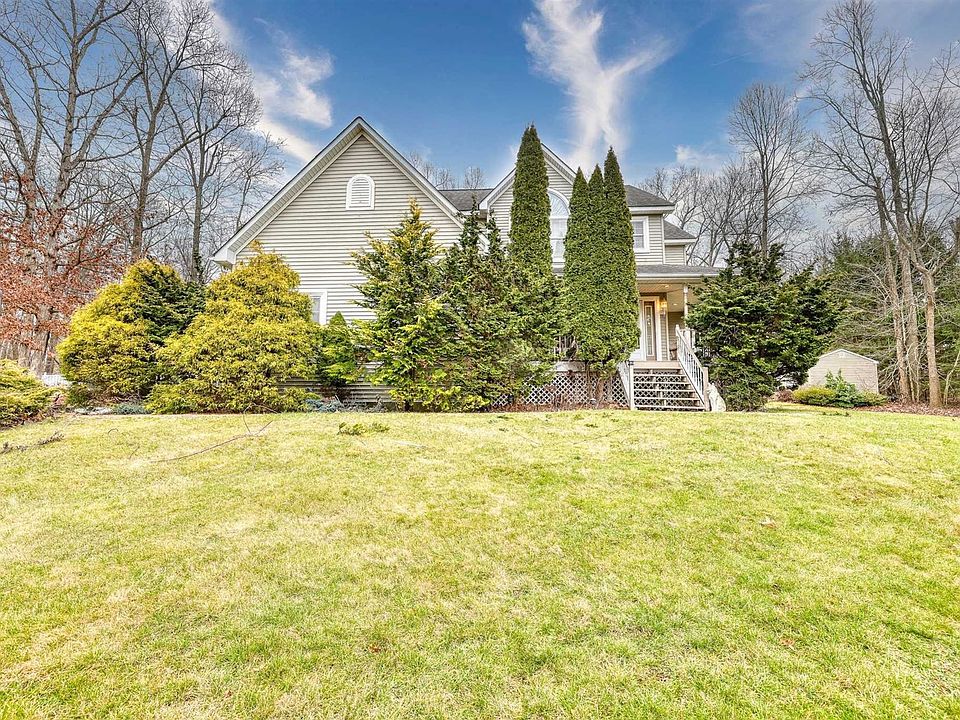 1st image of 27 Shadowood Dr
