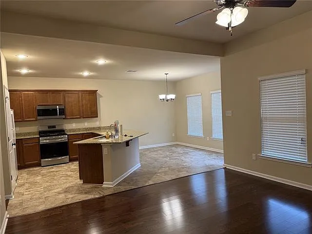 734 Red Pine Dr — Photo 2