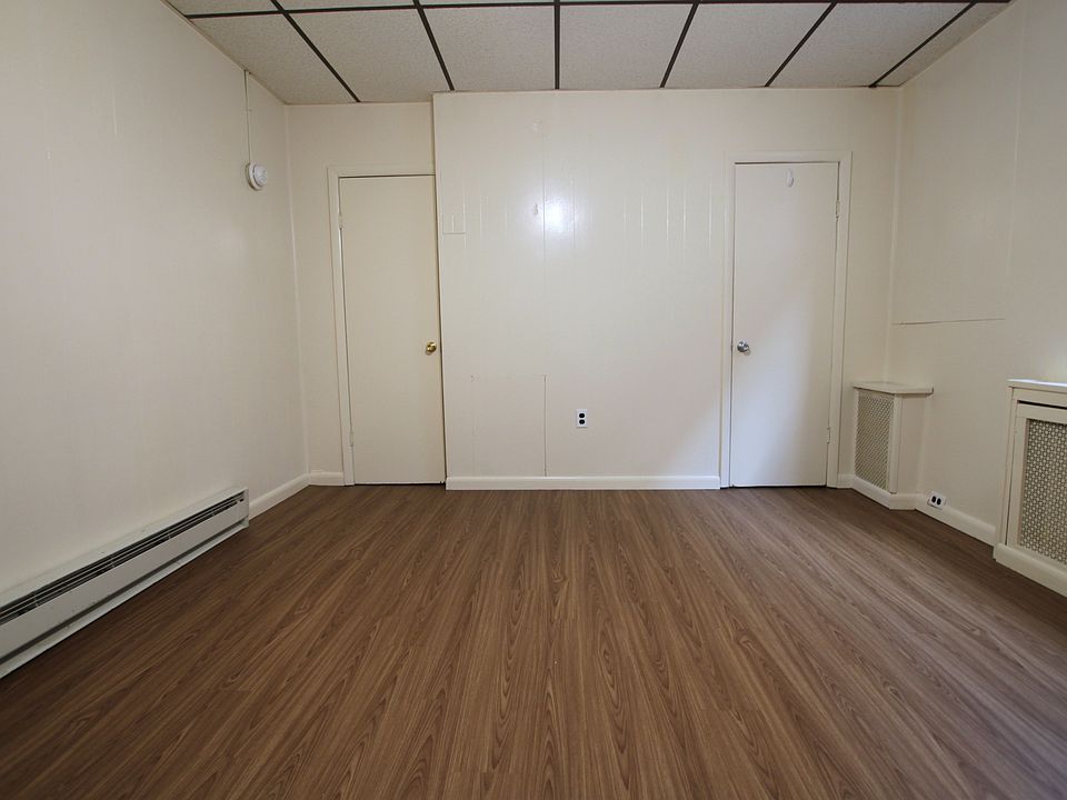 2nd image of 2041 Chestnut St #11