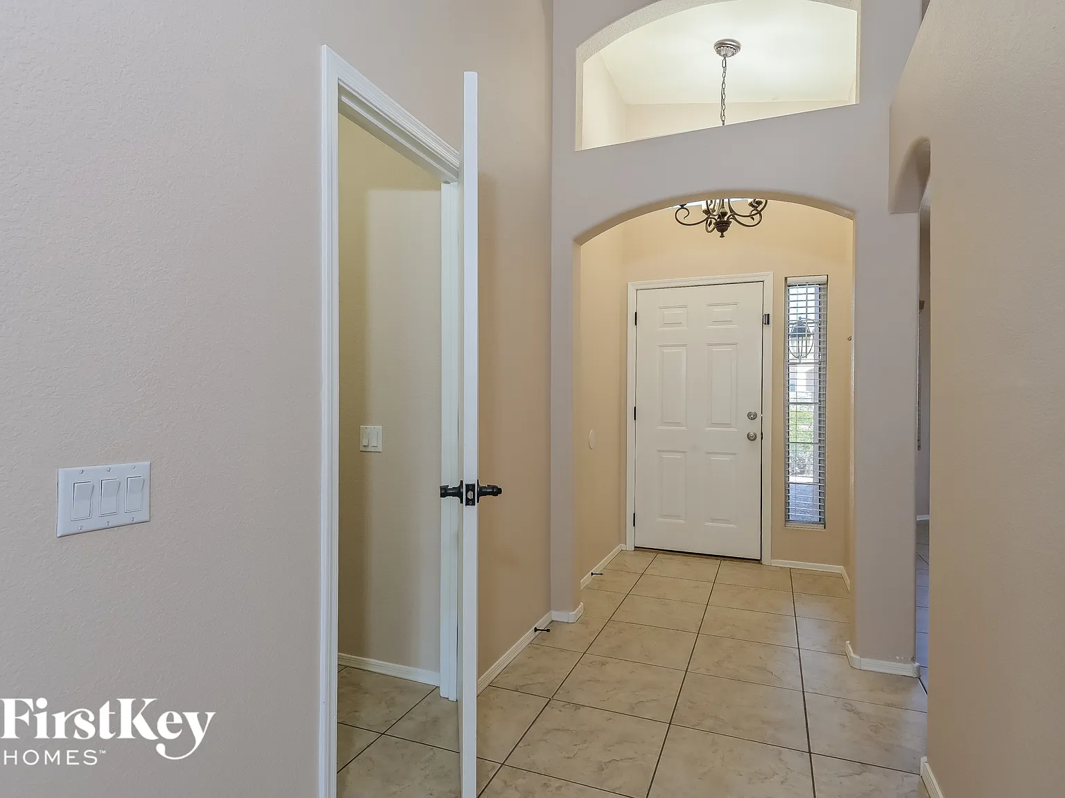 3 bed, 2.0 bath, 1557 sqft, $1,880 — Photo 2