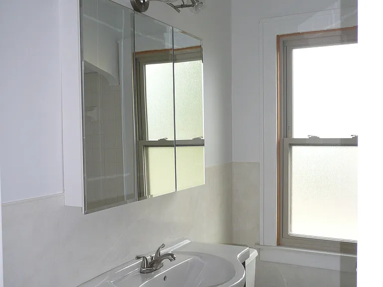 29202 Lowell St #UPPER FLAT — Photo 12