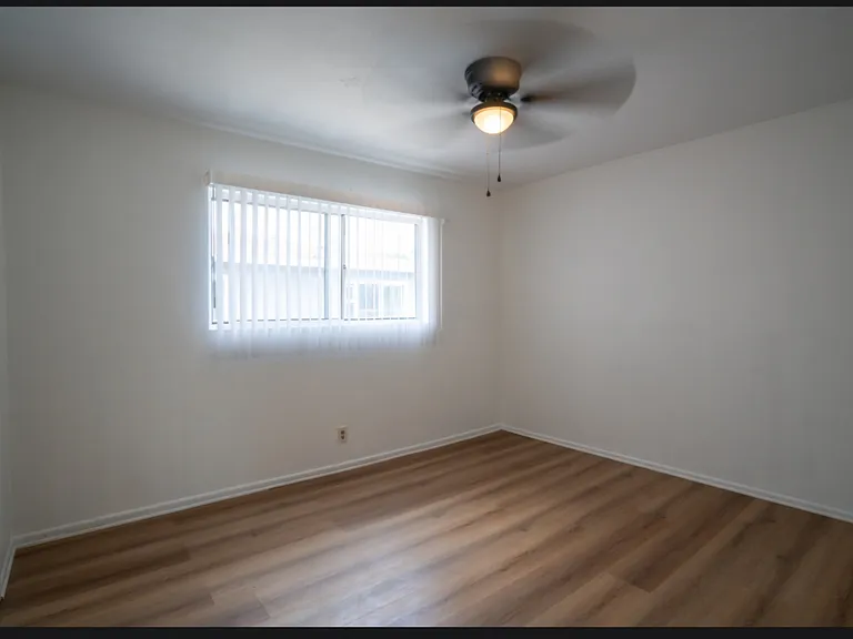 1125 N Mayfair Ave #7 — Photo 10