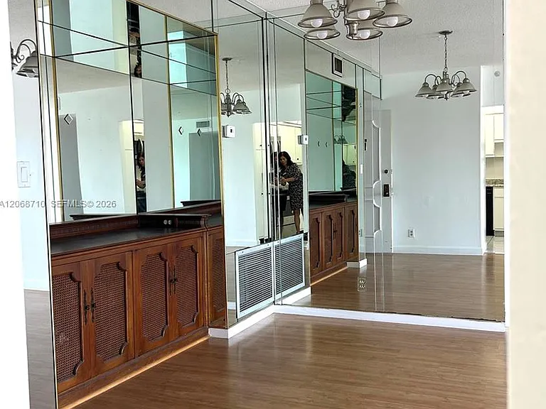 4400 Hillcrest Dr #408B — Photo 9