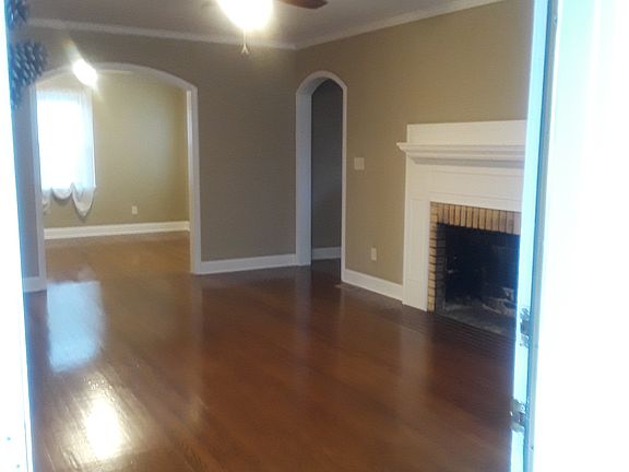 LR from side entrance