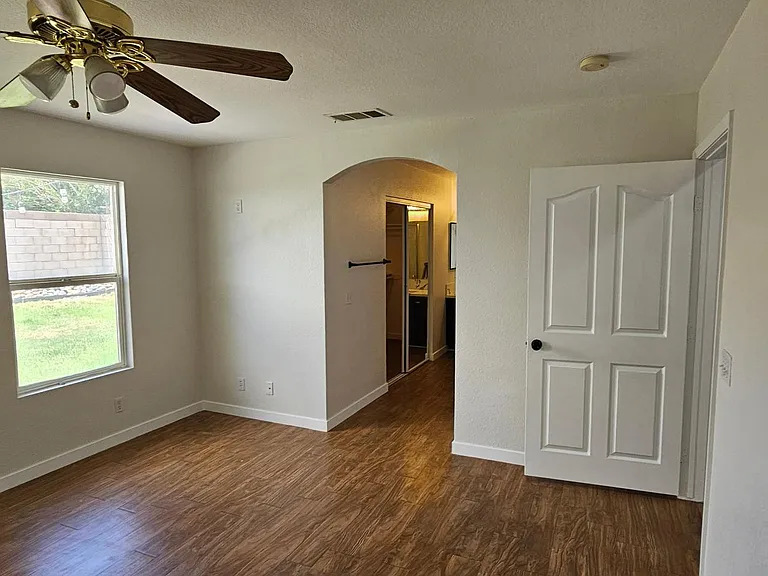424 E Avenue J11 — Photo 21