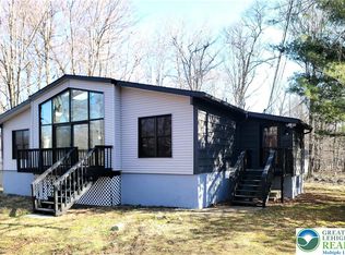 9069 Idlewild Dr, Tobyhanna, PA