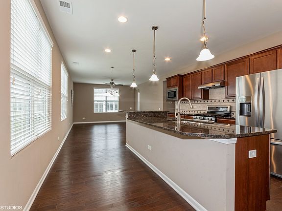 4th image of 526 Pleasant Dr