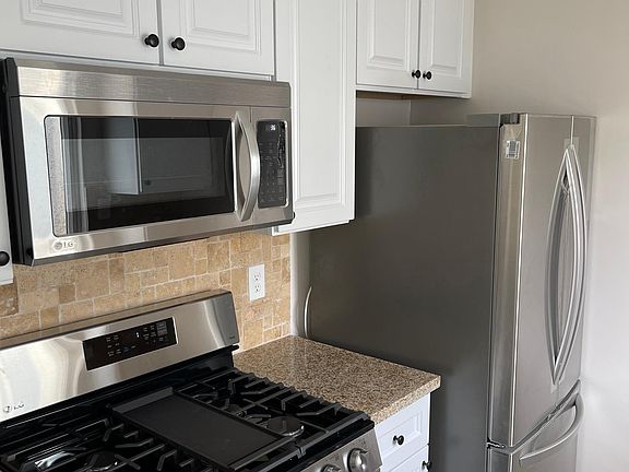 2nd image of 119 Ximeno Ave #4