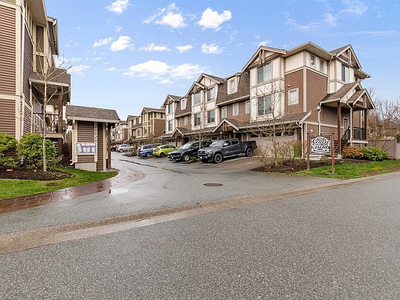 2nd image of 45025 Wolfe Rd #8