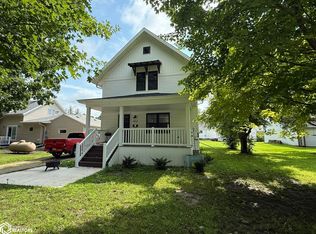 412 3rd St NW, Buffalo Center, IA 50424