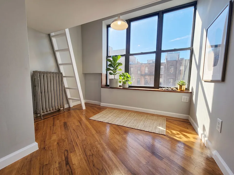 15 Van Buren St #1A