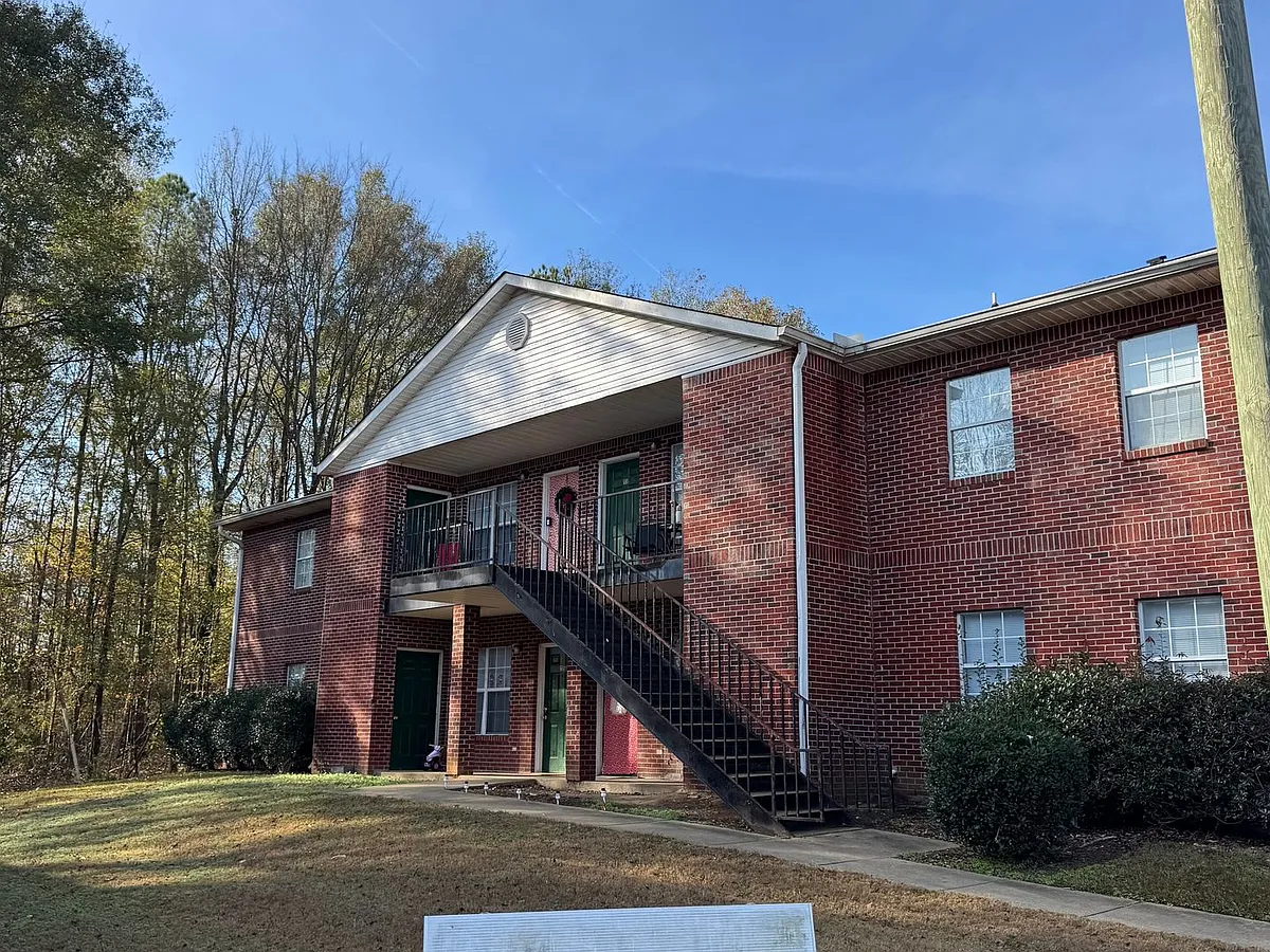 Building Photo - Raintree Estates