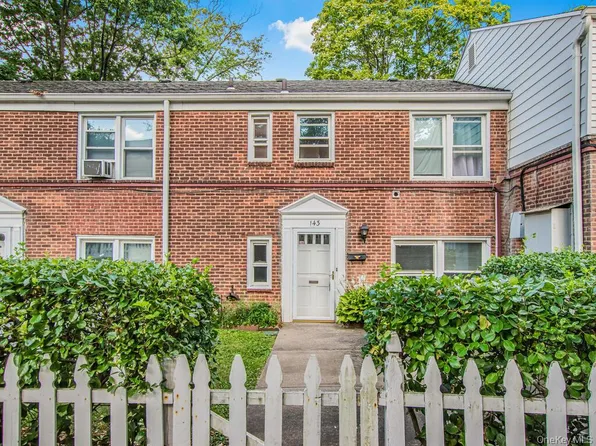 143 Hilltop Acres #143, Yonkers, NY 10704