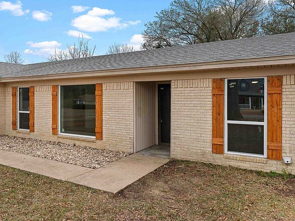 3rd image of 1908 Idylwood Dr