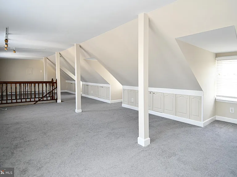 17 Apt #1 — Photo 21
