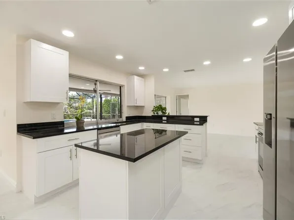 2232 Longboat DR, NAPLES, FL 34104