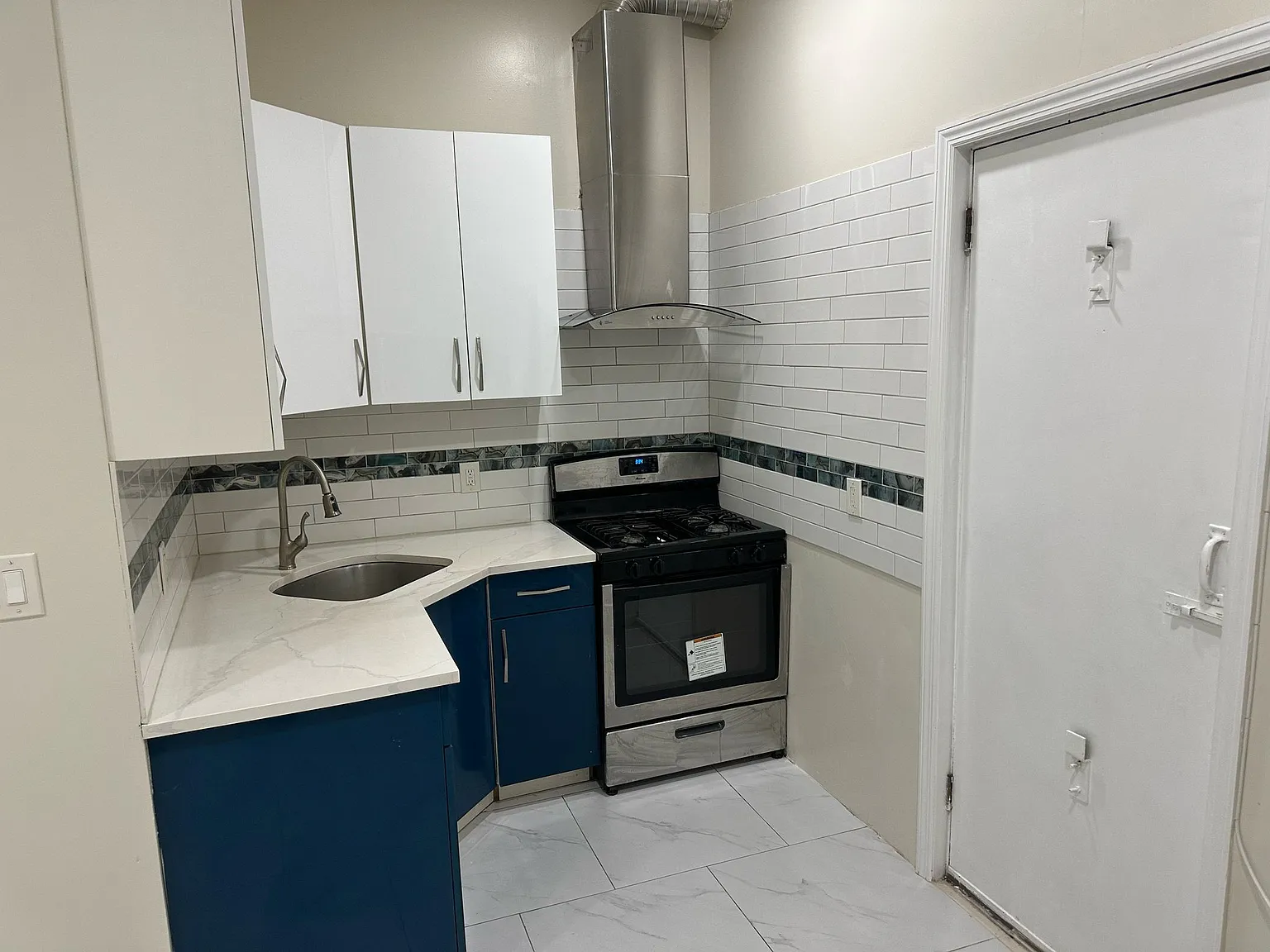 1 bed, 800 sqft, $1,700 — Photo 2
