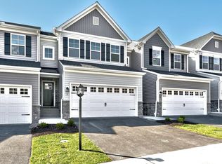 17 Woods Dr, Camp Hill, PA 17011