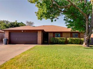 334 Omaha Ln, Duncanville, TX 75116