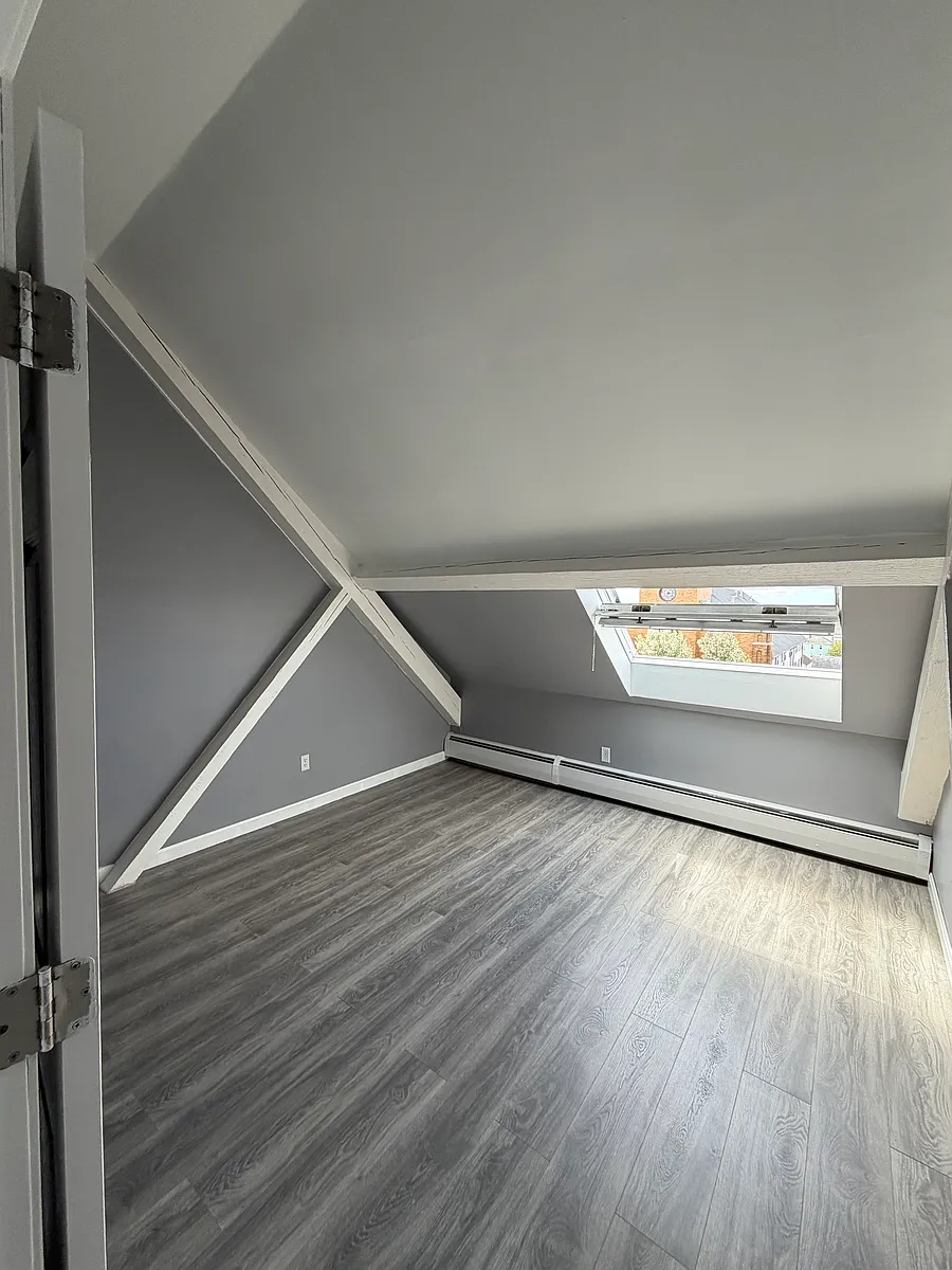 Building Photo - 870 Pine St #3W