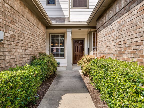 3rd image of 7105 Brentdale Ln