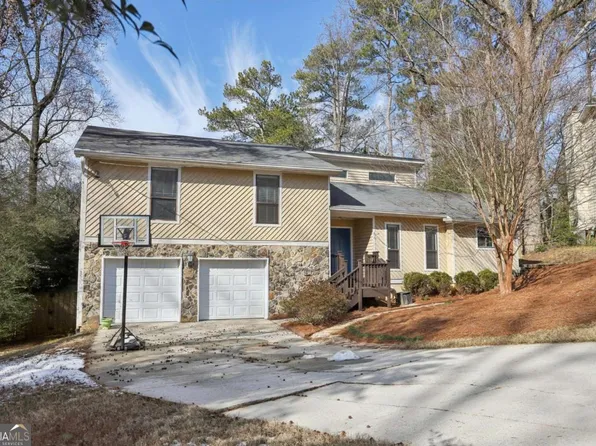 1684 Pierce Arrow Pkwy, Tucker, GA 30084