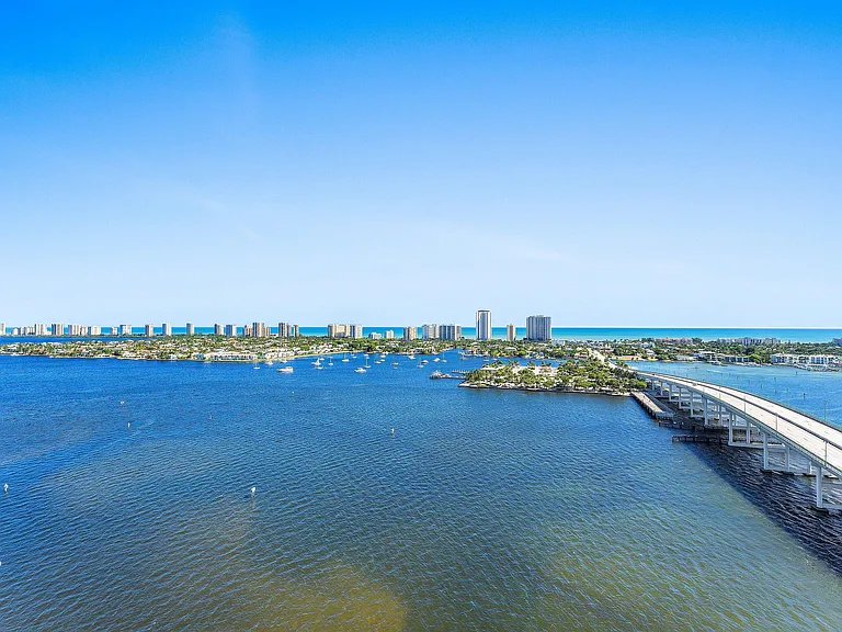 2640 Lake Shore Dr #2215 — Photo 30