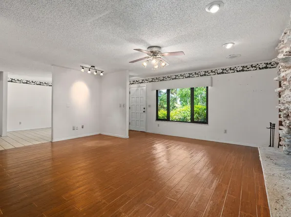 4904 River Place, Fort Pierce, FL 34982