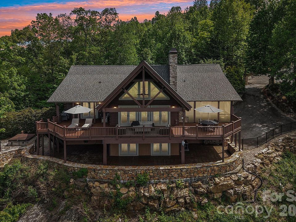1st image of 1072 Corsica Ln