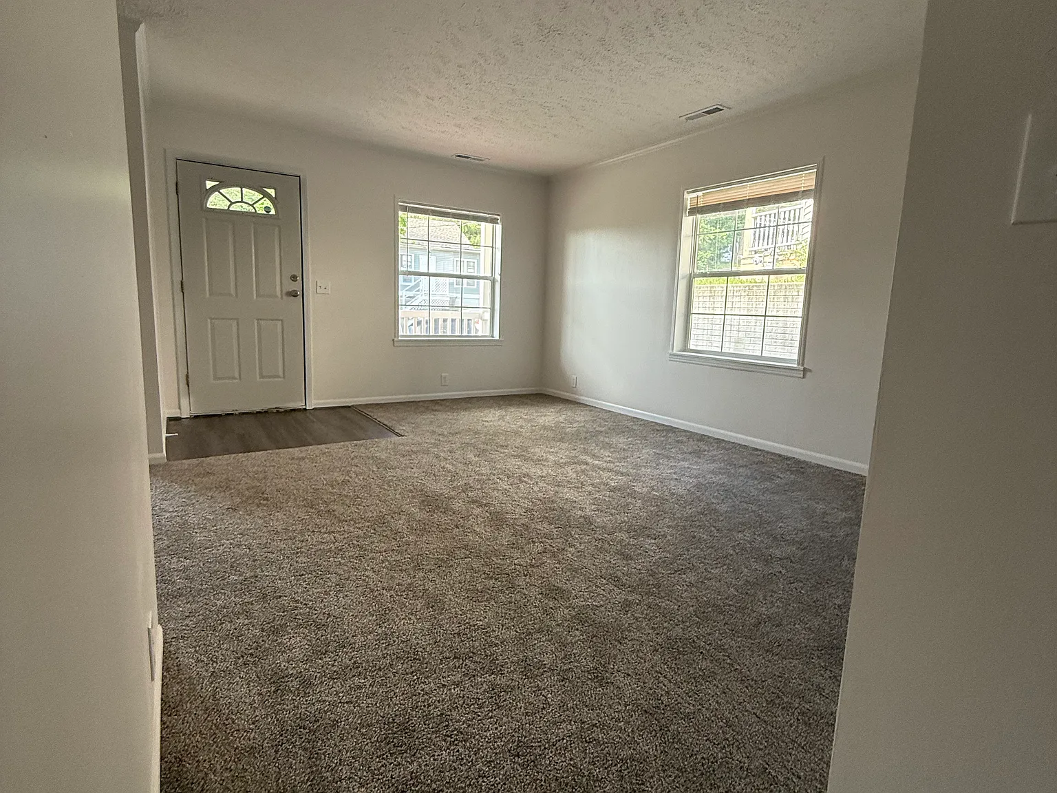 3 bed, 1183 sqft, $1,500 — Photo 2
