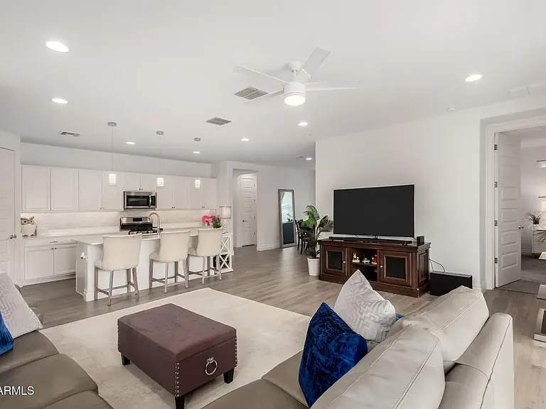 90 E Virgo Pl — Photo 3