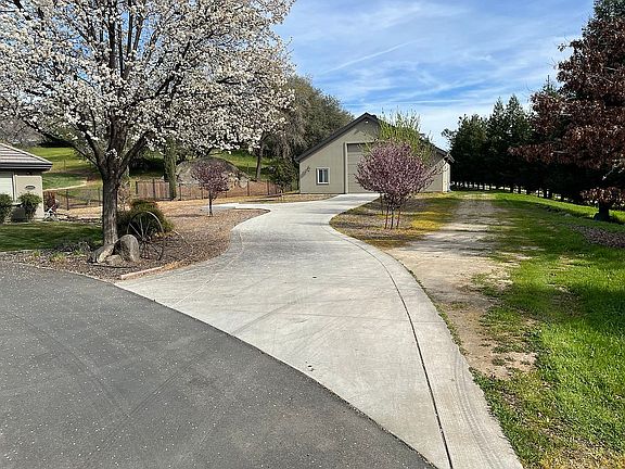 3rd image of 3586 Rocky Hill Ct