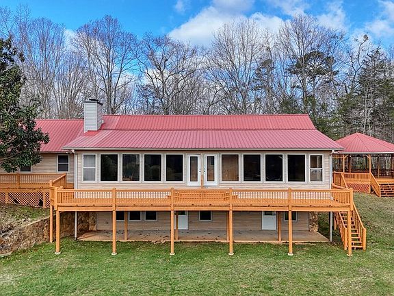 3rd image of 205 Oak Ridge Rd