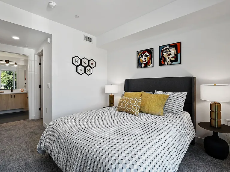 MODERNO La Granada Luxury Living — Photo 4