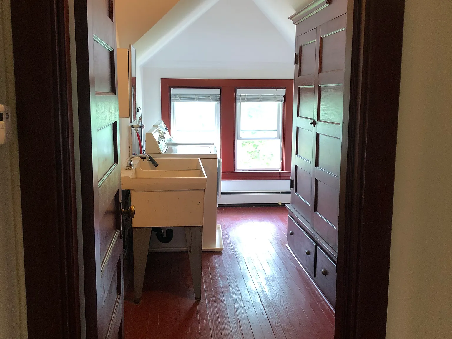 4 bed, 1800 sqft, $1,250 — Photo 2