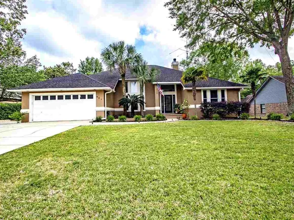 831 Shadow Ridge Dr, Pensacola, FL 32514