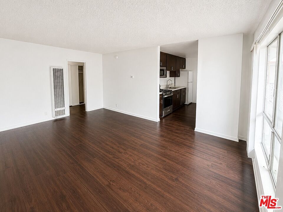 1st image of 1208 W Adams Blvd #14