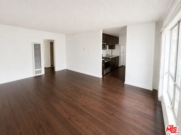 1208 W Adams Blvd, Los Angeles, CA