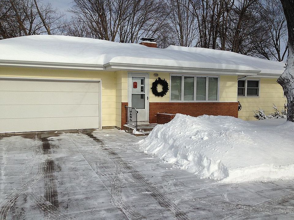 2nd image of 8520 27th Ave N