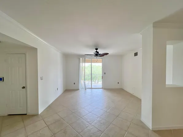 6450 Emerald Dunes Drive #301, West Palm Beach, FL 33411