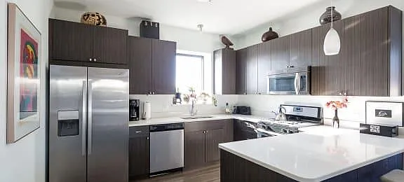 5427 N Broadway — Photo 2