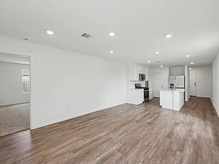 40839 Hawthorne Glades St — Photo 16