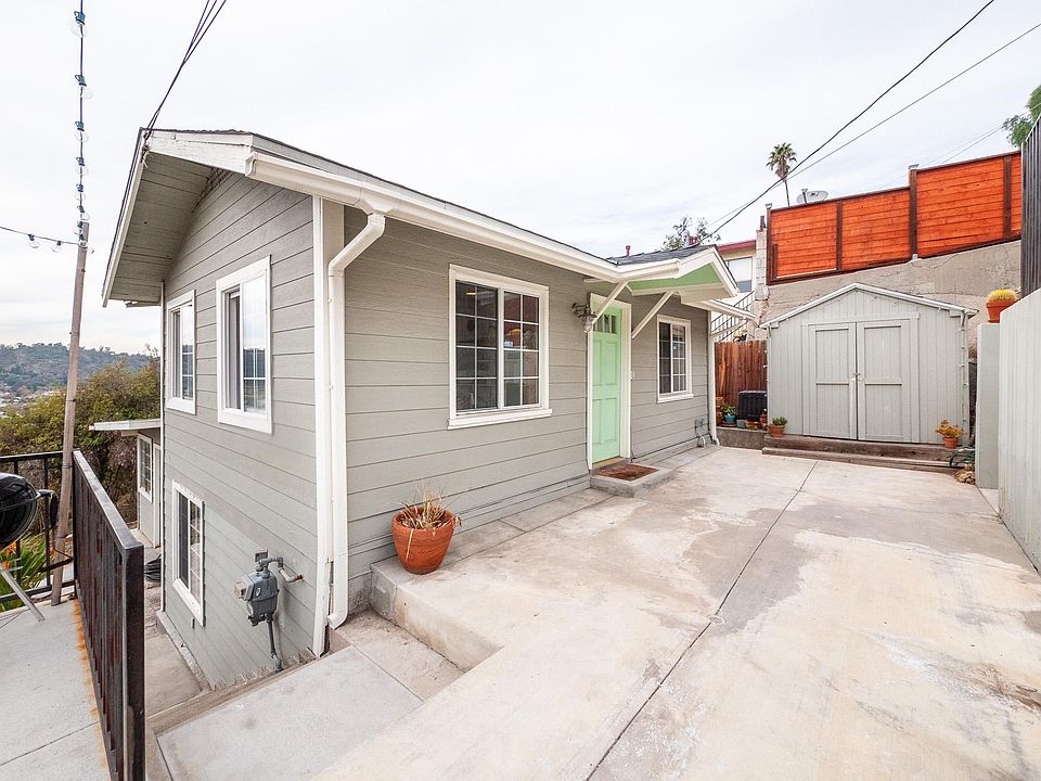 1st image of 3625 Roseview Ave