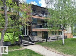 10737 116th St NW #10, Edmonton, AB T5H3M3