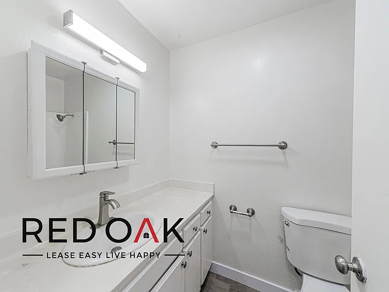8614 Woodley Ave #221 — Photo 12