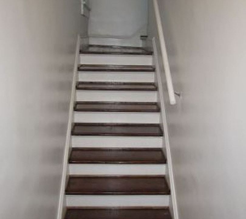 2nd image of 107 E 39th St APT 2