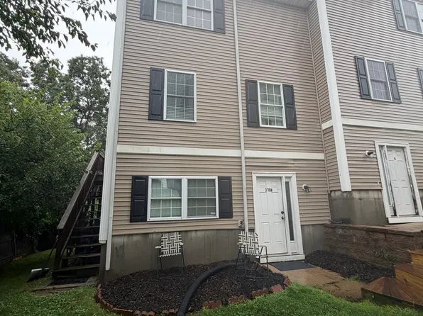 318 Crescent St #B, Fall River, MA 02720