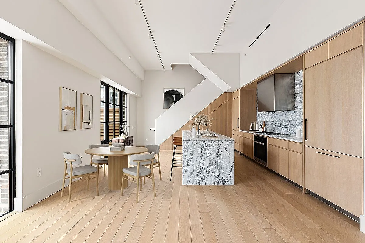 517 W 29th St #Phd photo 1