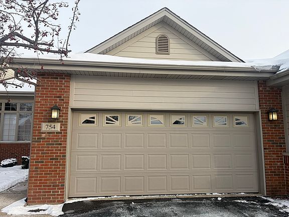 4th image of 754 River Place Dr